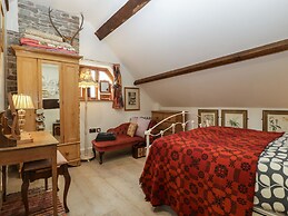 Hoarders Cottage