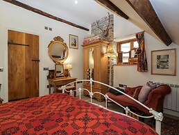 Hoarders Cottage