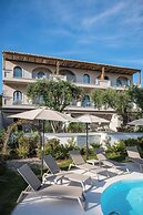 Loadstar Rooms & Suites
