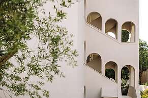 Loadstar Rooms & Suites