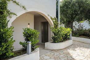 Loadstar Rooms & Suites
