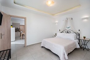Pithos Apartments