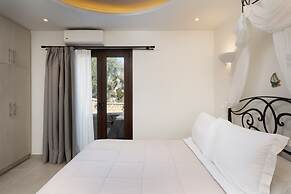 Pithos Apartments