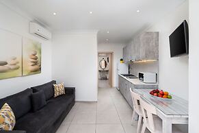Pithos Apartments