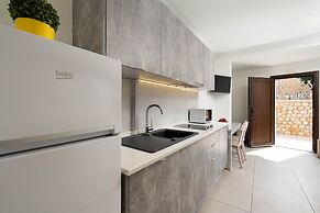Pithos Apartments