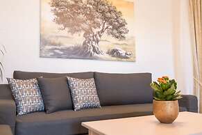 Pithos Apartments