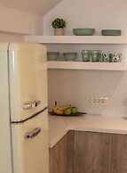 Pithos Apartments
