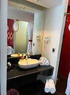 Zújmú Business Boutique Hotel