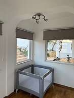 Inviting 4-bed Villa in Guia