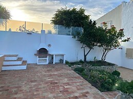 Inviting 4-bed Villa in Guia