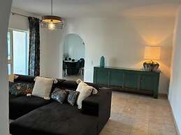 Inviting 4-bed Villa in Guia