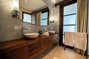LataLiana, Seminyak