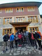 Tribeni Lodge Restaurant And Bar