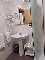 B&B LEONUM