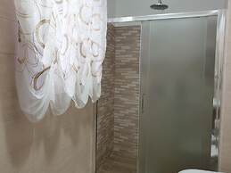 BEAUTY HOUSE