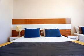 Side Legend Hotel