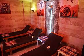 Side Legend Hotel