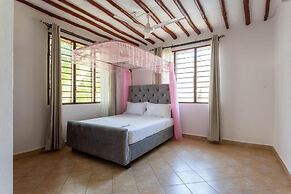 Lux Suites Diani Holiday Villas