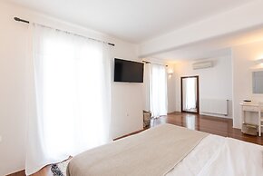 Villa Mira Paros  Luxury Suites