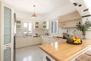 Villa Mira Paros  Luxury Suites