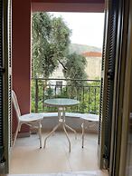 Anax Apartments