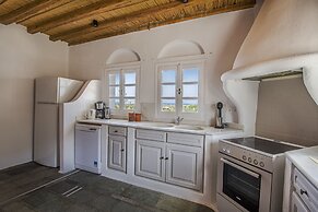 Anthemion Paros Villas & Suites