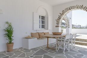 Anthemion Paros Villas & Suites