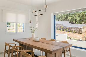 Lourdas White Villa