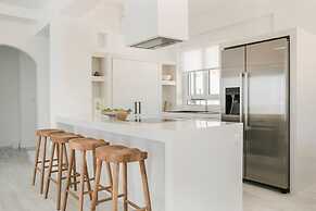 Lourdas White Villa