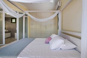 Arktos Sunset Villa