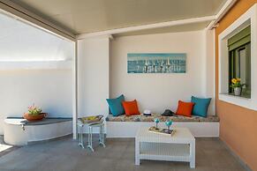 Arktos Sunset Villa