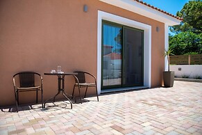 Arktos Sunset Villa