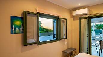 Arktos Sunset Villa
