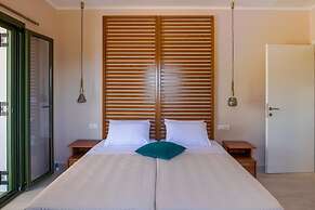Arktos Sunset Villa