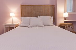 Pagrati Urban Oasis Getaway 2Bd Apt