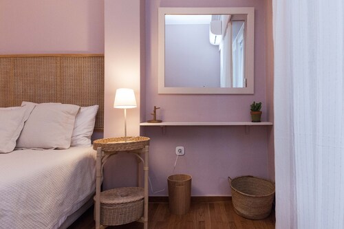 Pagrati Urban Oasis Getaway 2Bd Apt