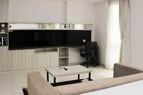 Nice And Comfy Studio Azalea Suites Apartment