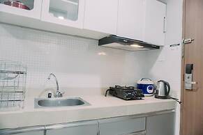 Homey And Comfy Stay Studio Apartment At B Residence