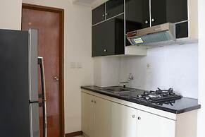 Comfort And Minimalist Studio At Maple Park Sunter Apartment