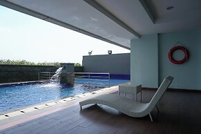 Nice And Warm Studio At Belmont Residence Puri Apartment