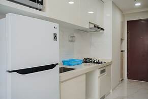 Minimalist Studio At Sky House Bsd Apartment