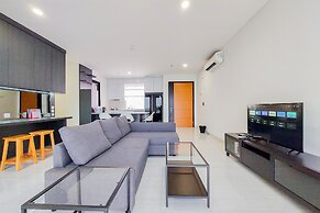 Fancy And Nice 2Br At Lloyd Alam Sutera Apartment