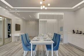 Torre Palace I by Atlantic Holiday
