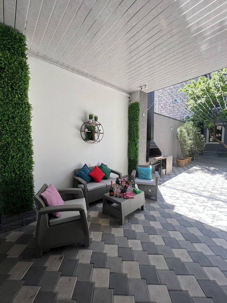 COMFORTABLE APARTMENT