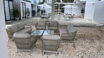 The Palm Bay Club Lodge