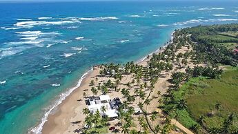 The Palm Bay Club Lodge