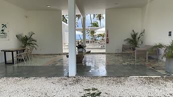 The Palm Bay Club Lodge