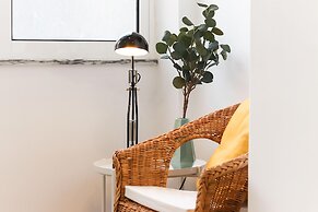 Lisbon Typical by Homing