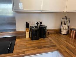 Stylish 1-bed Apartment in Swindon