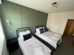 Stylish 1-bed Apartment in Swindon